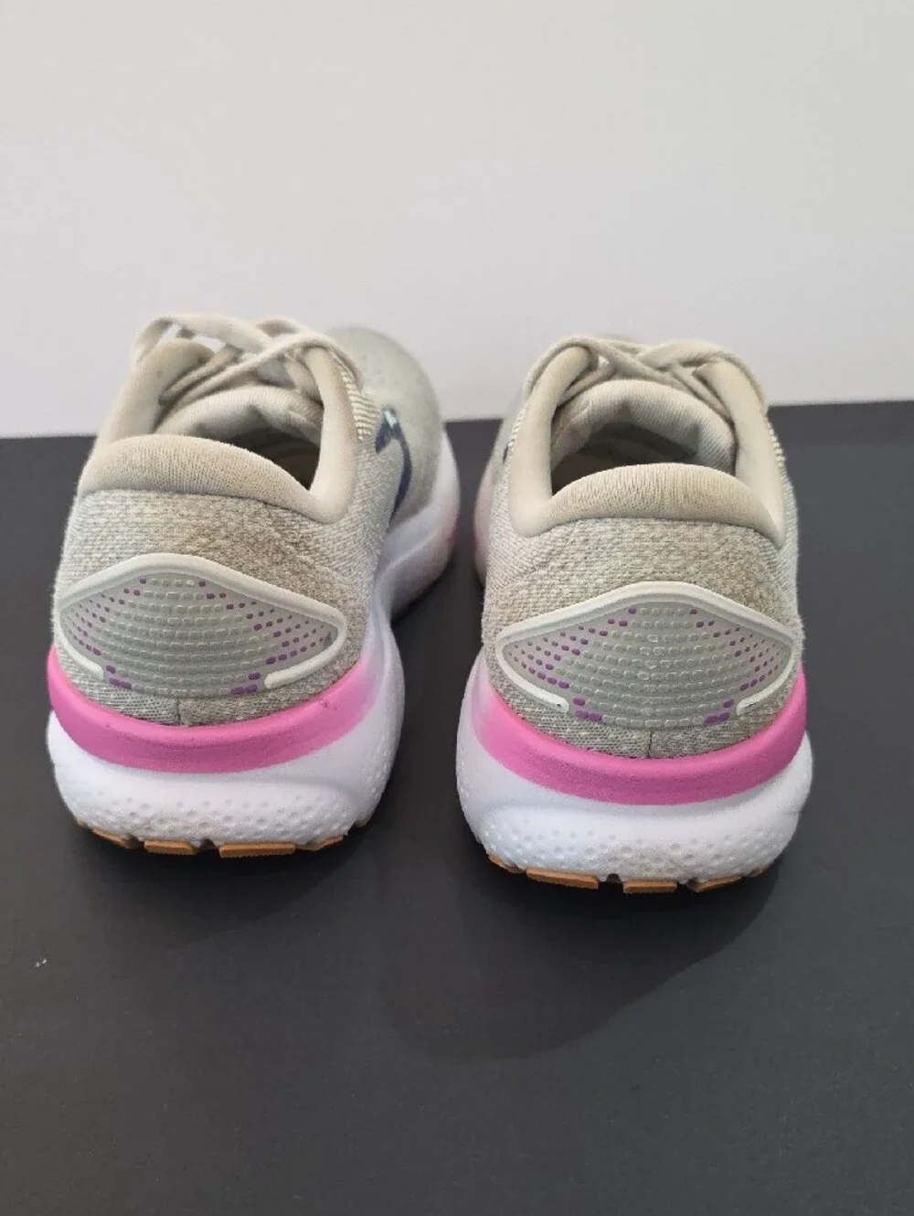 Brooks Ghost 16 Women’s Running Shoes - Beige with Pink and Navy Size 10